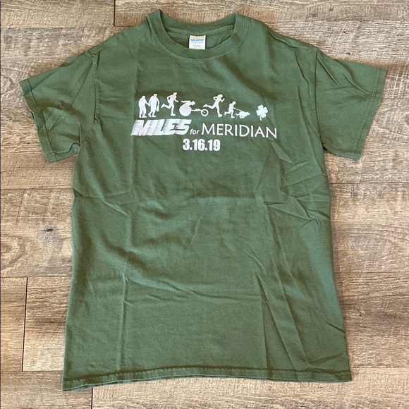 Gildan Green 2019 "Miles for Meridian" Crewneck Short Sleeve Tee Size Small - Picture 1 of 6